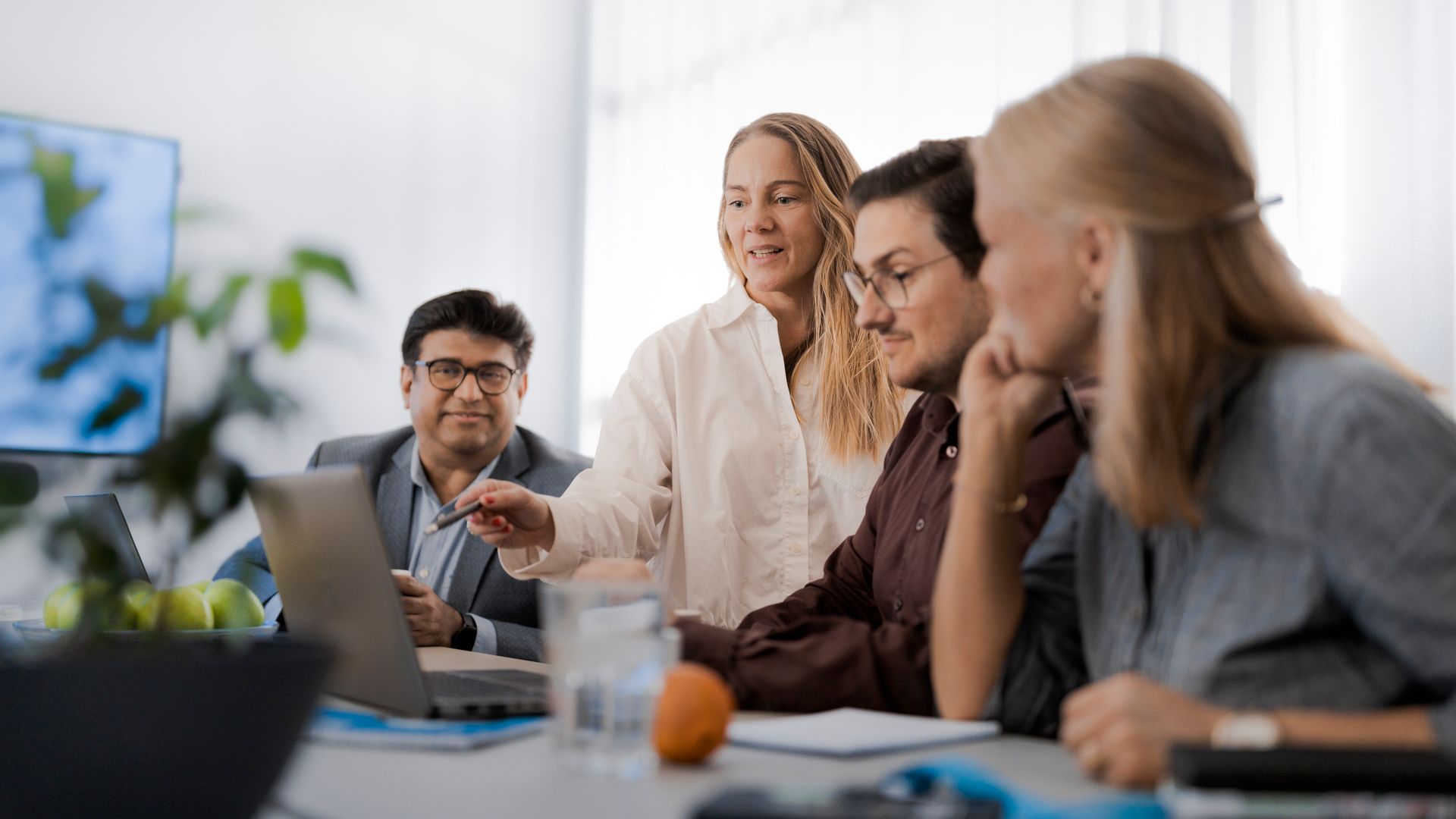 Mycronic's organization, employees from different divisions.