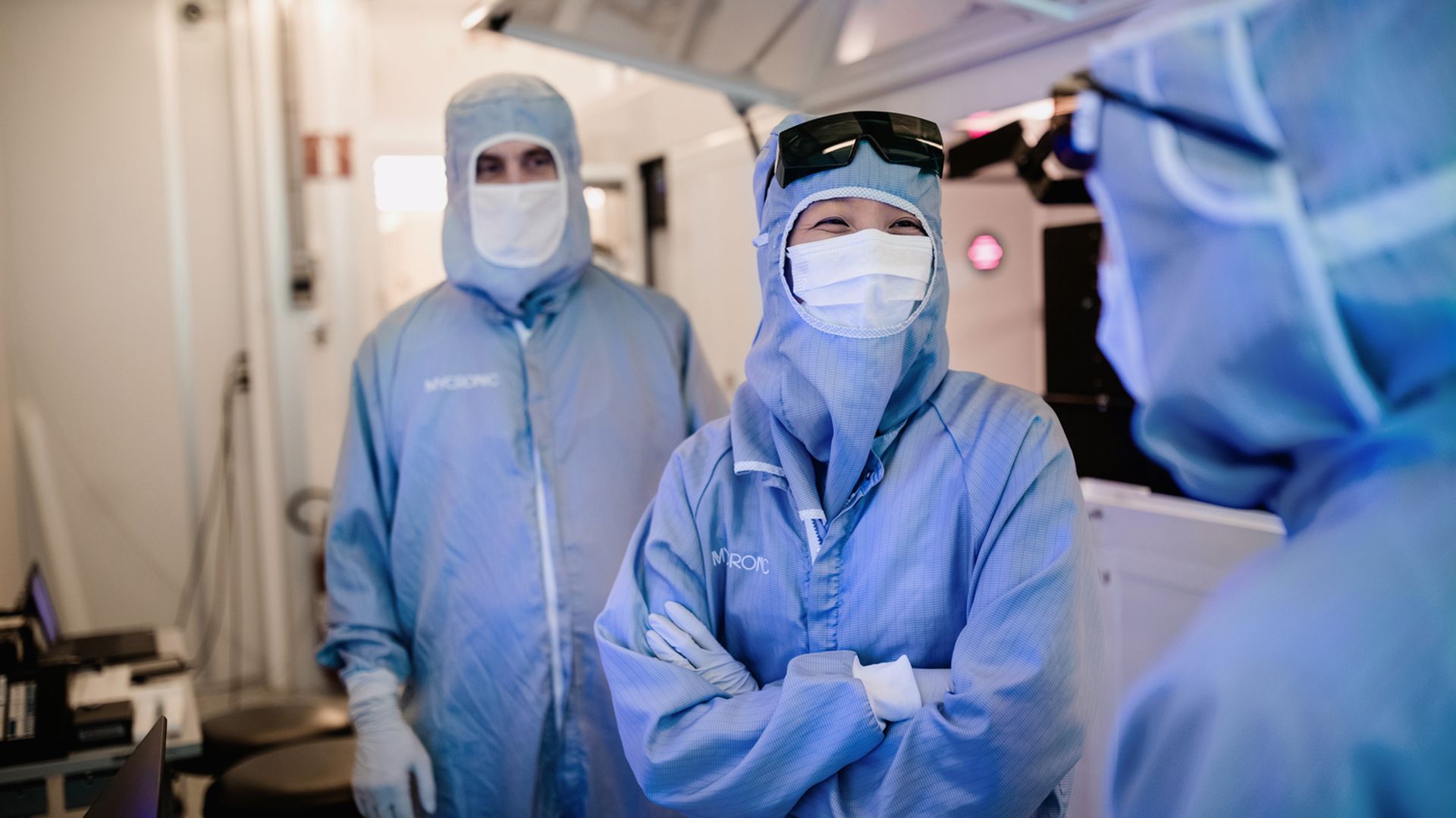 Man looking at smart watch during training